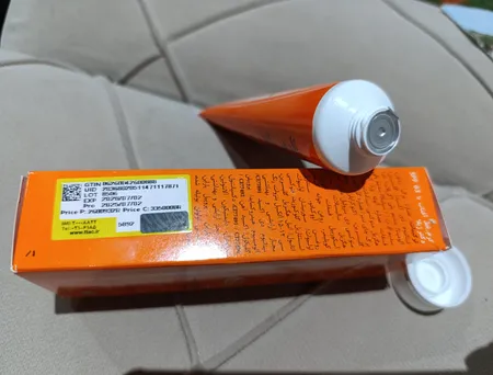 کرم ضدآفتاب دکتر ژیلا مدل Tinted با SPF63، حجم 50میلی‌لیتر