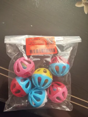 اسباب بازی گربه و سگ توپ زنگوله دار مدل Plastic Bell Balls بسته 6 عددی