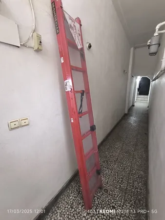 نردبان 18 پله ماندگار مدل صدف به همراه پایه تعادل