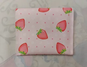 تجریه خرید جای دستمال کاغذی طرح توت فرنگی مدل PBA150721