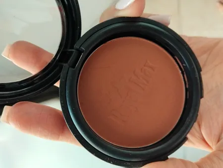 رژگونه رویال مکس مدل B202