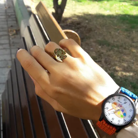 ساعت مچی عقربه ای زنانه و مردانه والار طرح نقاش کد LF2348