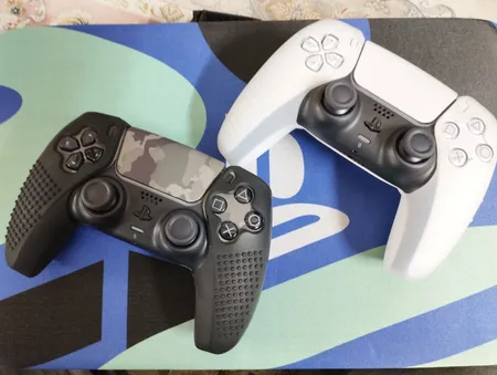 محافظ دسته پلی استیشن 5 مدل جلوباز C007