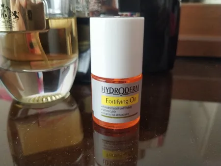 روغن تقویت کننده ناخن هیدرودرم کد 01 حجم 8 میلی لیتر