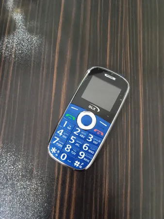 گوشی موبایل جی ال ایکس مدل F8 دو سیم کارت