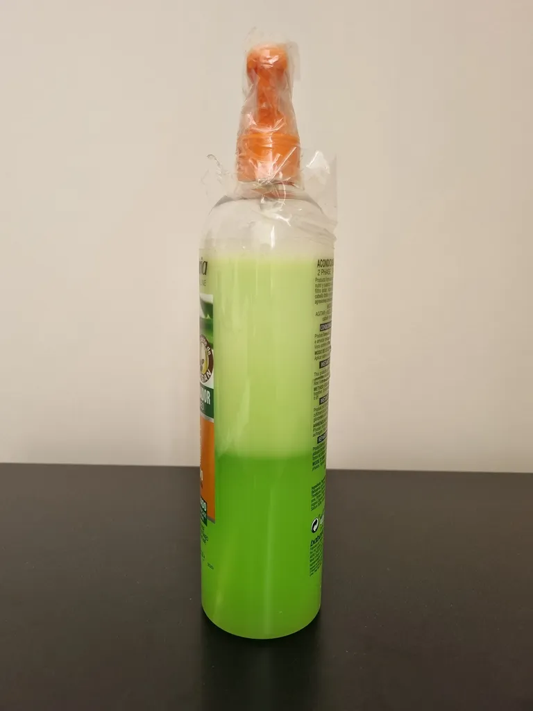 اسپری آبرسان قوی ، نرم کننده و احیا کننده مو دوفاز باباریا مدل Aloe Vera حجم 500 میلی لیتر