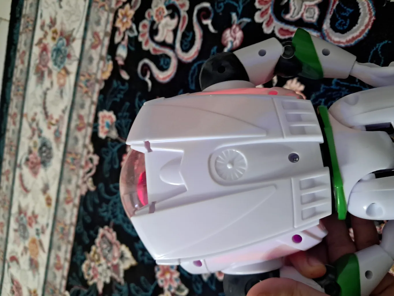 ربات اسباب بازی بازلایتر