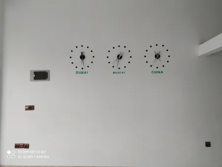 ساعت دیواری اِلِنسی مدل Dot