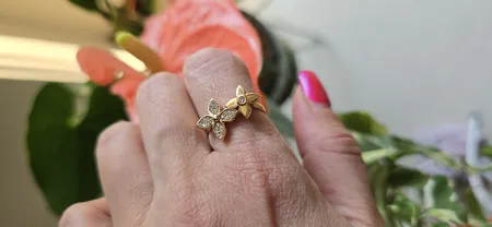 انگشتر طلا 18 عیار زنانه ماوی گالری مدل لویی ویتون ساده و نگین دار