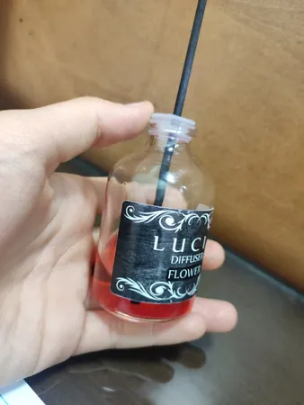 خوشبو کننده هوا لوچیا مدل رز سفید حجم 50 میلی لیتر