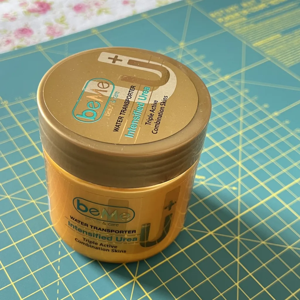 کرم مغذی بی می مدل اوره اوسرین حجم 227 میلی لیتر