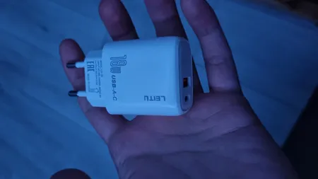 شارژر دیواری لیتو مدل LH-23 به همراه کابل تبدیل  USB-C