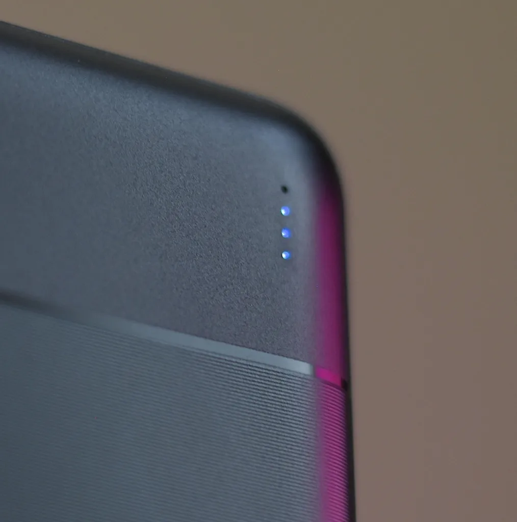 پاور بانک تسکو مدل TP 809 با ظرفیت 10000 میلی آمپر ساعت