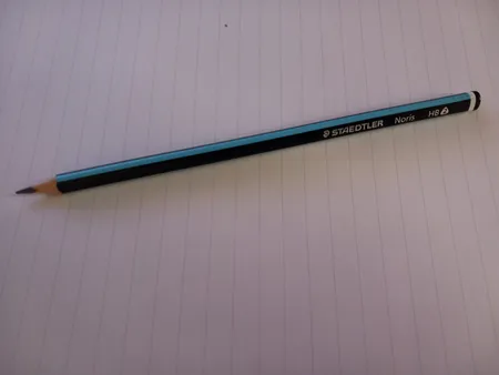 مداد مشکی استدلر مدل Noris بسته 12 عددی