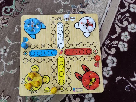 بازی منچ و مارپله تخته چوبی مدل Animals