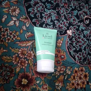 تجریه خرید ژل شست‌و‌شوی صورت لایسل مدل Acnesel حجم 150 میلی‌لیتر