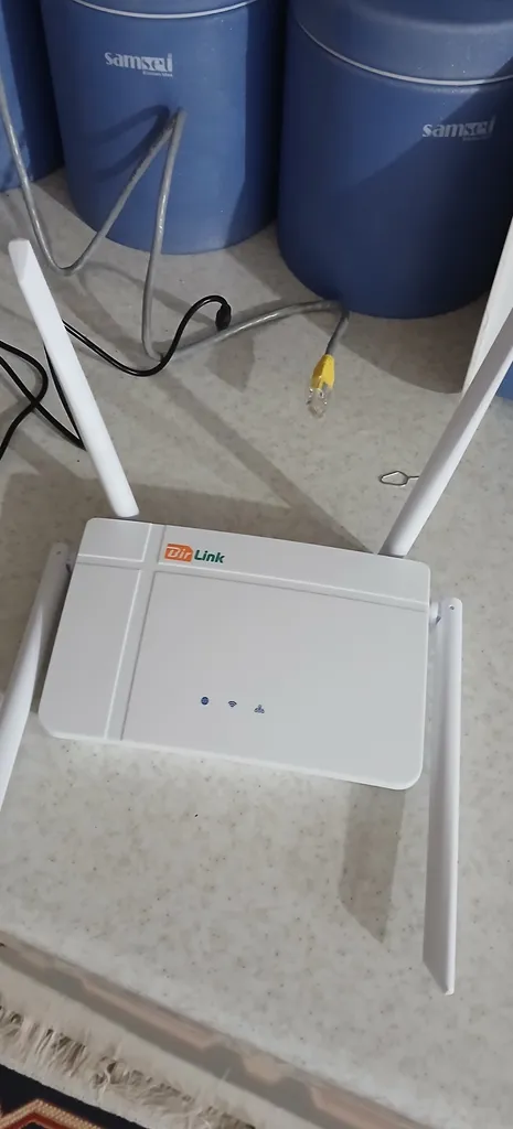 مودم روتر بی سیم 4G LTE بیرلینک مدل WL422