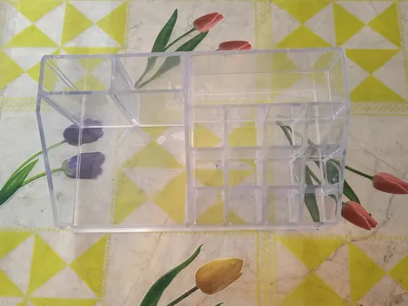 استند لوازم آرایشی مدل Ro011