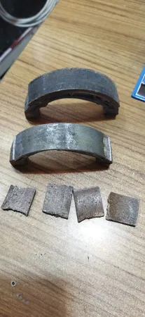 لنت ترمز عقب موتور سیکلت مدل AVA-125