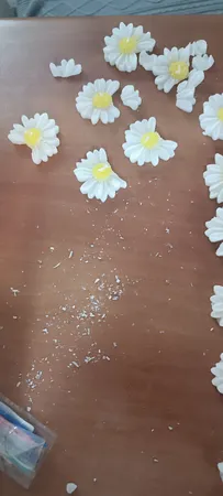 شمع شناور مدل بابونه مجموعه ۵۰ عددی