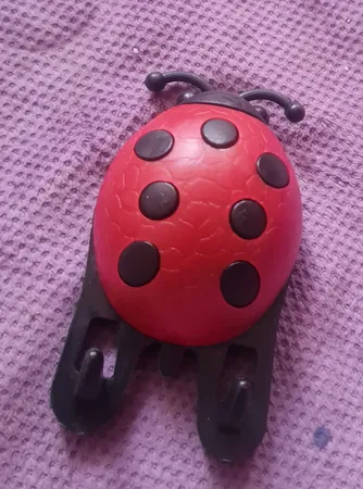 قلاب آویز حوله طرح کفشدوزک بسته 3 عددی