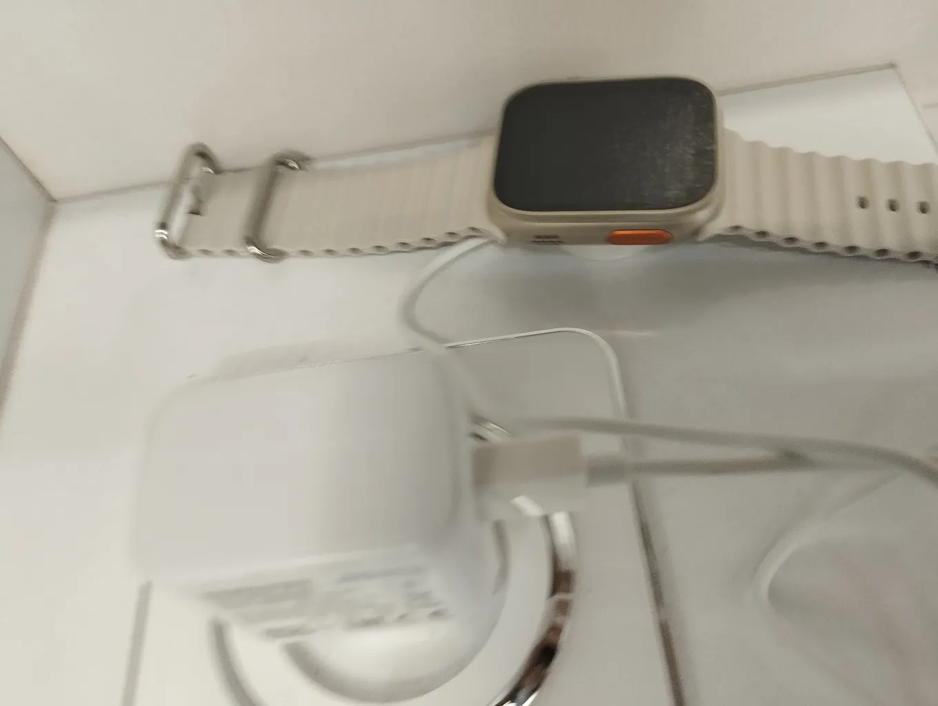 ساعت هوشمند اوآلی مدل OS8 Ultra Pro دارای قابلیت های صفحه نمایش رنگی، صفحه نمایش لمسی، کنترل موسیقی (Music Player) بند سیلیکون