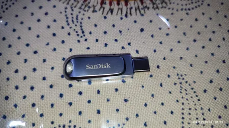 فلش مموری سن دیسک مدل Ultra Dual Drive Luxe ظرفیت 64 گیگابایت