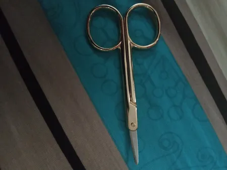 قیچی ابرو پاستل مدل ARC-G