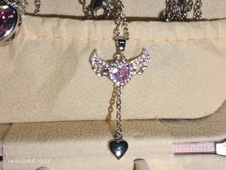 گردنبند زنانه مدل قلب بالدار بال متحرک