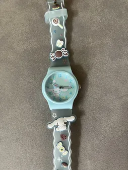 ساعت مچی عقربه ای بچگانه مدل بند سیلیکونی ضد حساسیت طرح اَبْرَک