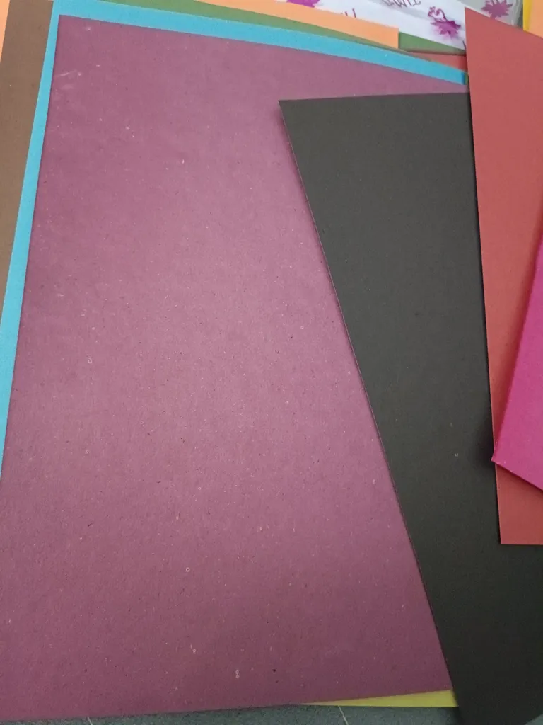 مقوا رنگی تیما کد BG سایز 35x25 سانتی متر بسته 40 عددی