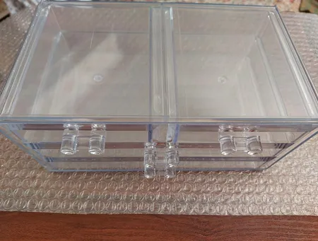 استند لوازم آرایشی نیلوشاپ مدل چهار کشو کد 4Drawers