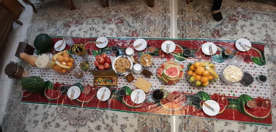 سفره یکبار مصرف مستر تم طرح یلدا