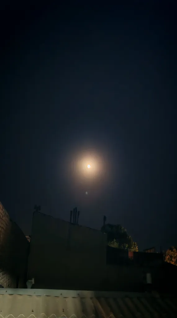 گوشی موبایل آنر مدل 200 دو سیم کارت ظرفیت 256 گیگابایت و رم 12 گیگابایت