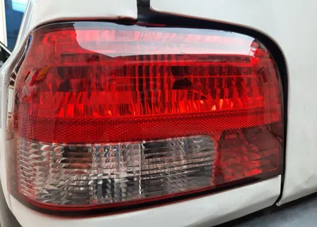 چراغ عقب گستر آذر کد mb1122 مناسب برای پراید 131