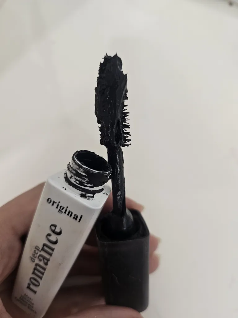 ریمل حجم دهنده دیپ رومانس مدل at-like lashes