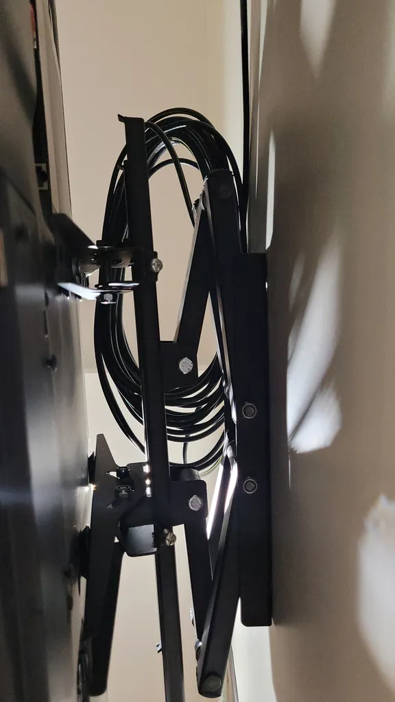 پایه دیواری تلویزیون سون مدل Q7 مناسب برای تلویزیونهای 32 تا 55 اینج