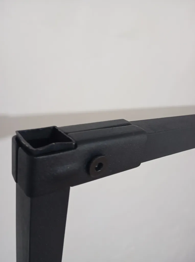 رگال لباس مدل فلزی