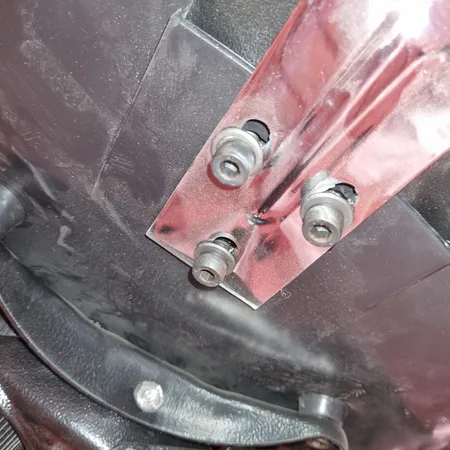 صندلی اداری نیلپر مدل OCM-812V چرمی گارانتی 36 ماهه