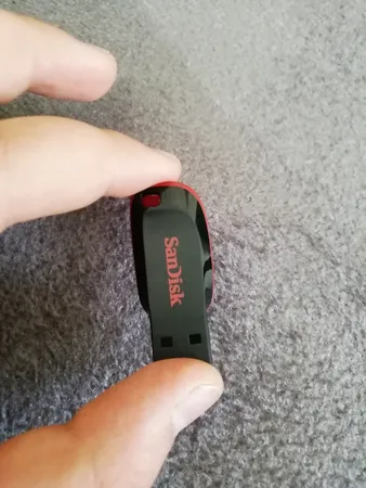 فلش مموری سن دیسک مدل Cruzer Blade CZ50 ظرفیت 16 گیگابایت با رابط USB 2.0