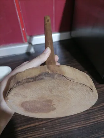 پایه رول دستمال کاغذی آرونی چوب طرح روستیک مدل SHOKA