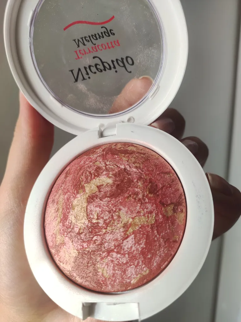 رژگونه نایسپیدو مدل تراکوتا شماره 208