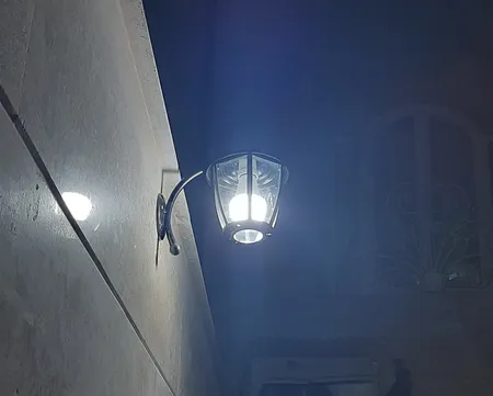 چراغ حیاطی دیواری مدل کلاسیک