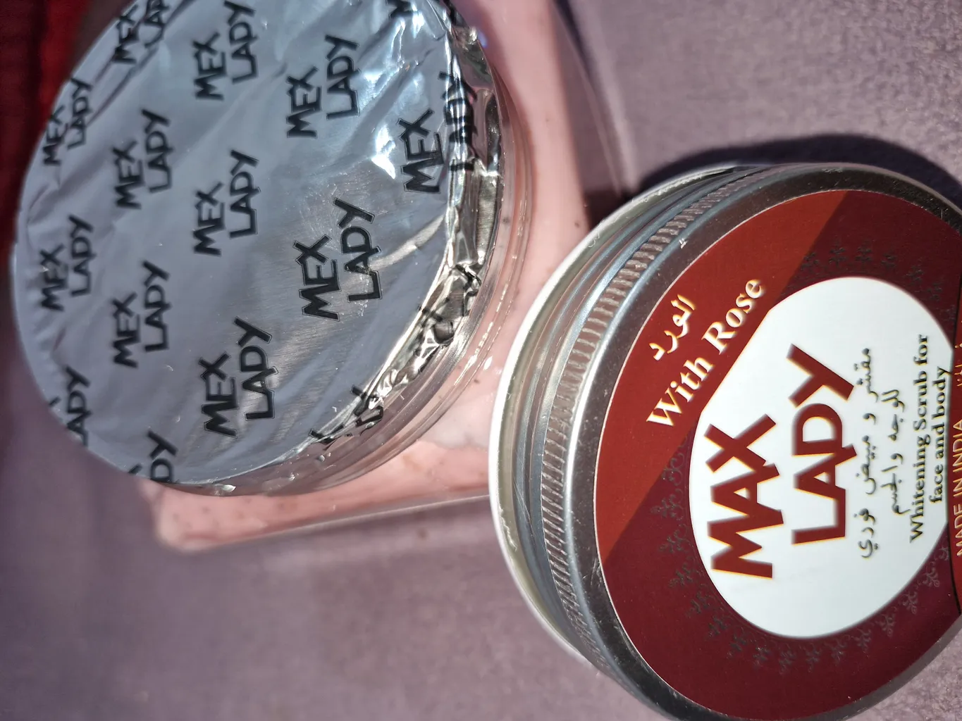 اسکراب لایه بردار پوست مکس لیدی مدل Roz حجم 300 میلی لیتر