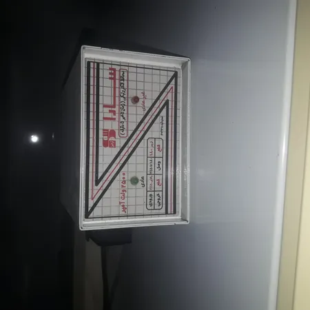 محافظ ولتاژ گروه صنعتی سارا ترانس مدل P156F