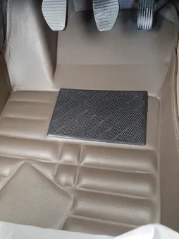 کفپوش پنج بعدی خودرو زرین فرش مدل A.M مناسب برای پژو پارس به همراه کفپوش صندوق خودرو