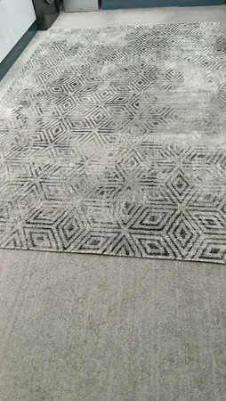 فرش ماشینی ساوین کد 4113 زمینه نقره ای