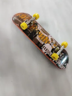 اسکیت بورد انگشتی اسکیت پارک مدل حرفه ای