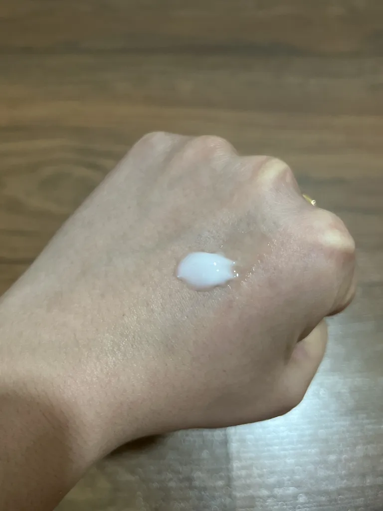 کرم آبرسان نئودرم مدل Hyaluronic-acid حجم 50 میلی‌لیتر