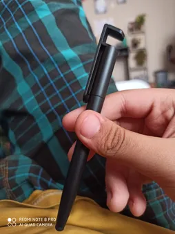 قلم لمسی و پایه نگهدارنده موبایل مدل SKJMRJNQ002369